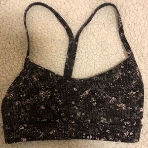 Women’s Lululemon sports bra